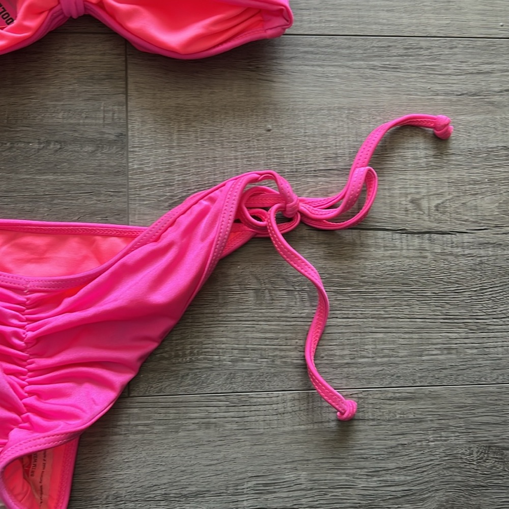 Bikinis - Picture 11 of 12